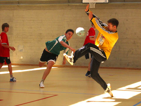 U17
