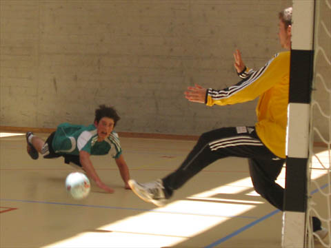 U17