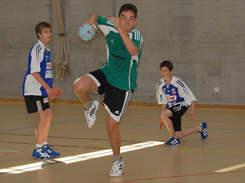 U17