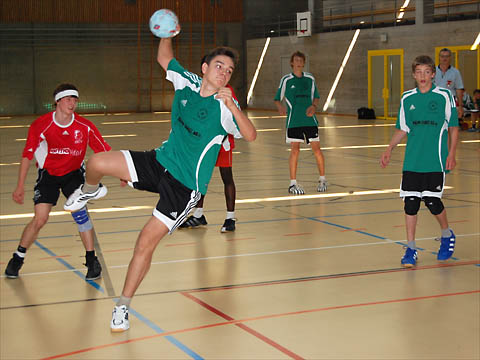 U17